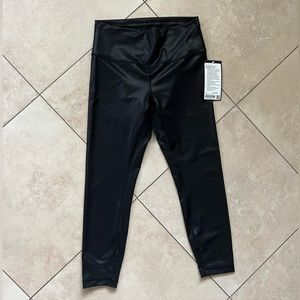 Lululemon Wunder Train HR Tight 25" *Foil Special Edition in Black Size 10